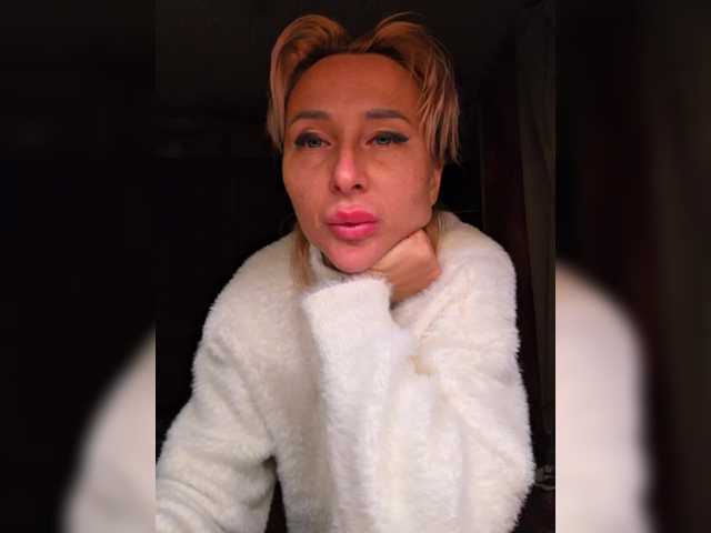 Vai a chattare su ARotikA ARotikA