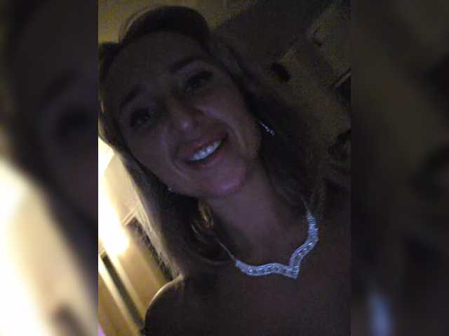 Entrez le videochat erotique avec le
modèle ARotikA ARotikA