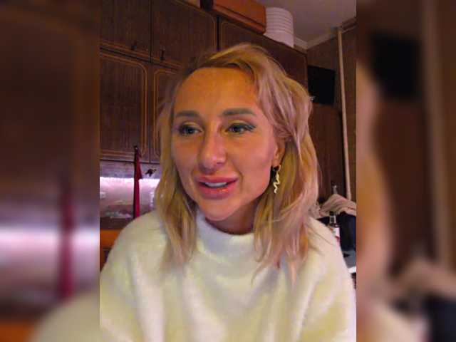 Accedi alla chat con il nickname Valeriah Valeriah