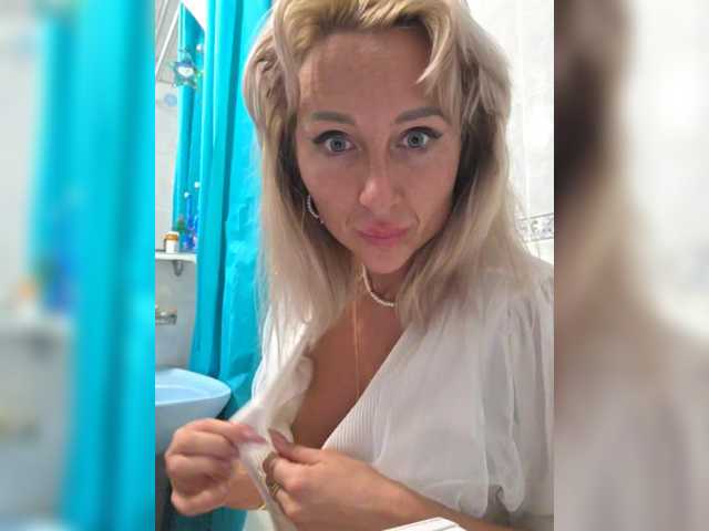 Accedi alla chat con il nickname Valeriah Valeriah