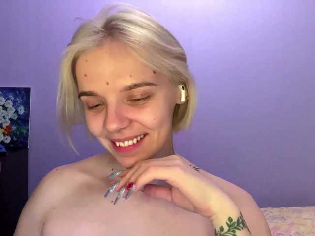 Accedi alla chat con il nickname AjaCureton AjaCureton