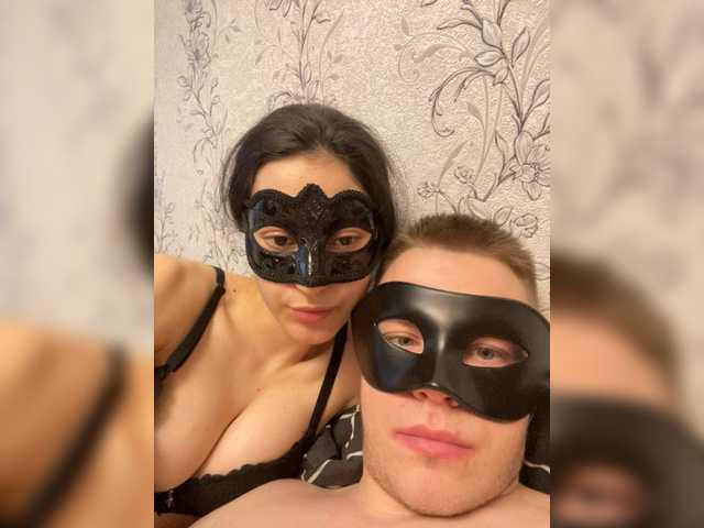 Vai a chattare su sweetduo111 sweetduo111