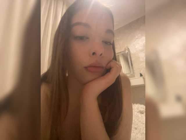 Entra en el chat con el modelo kasta kasta