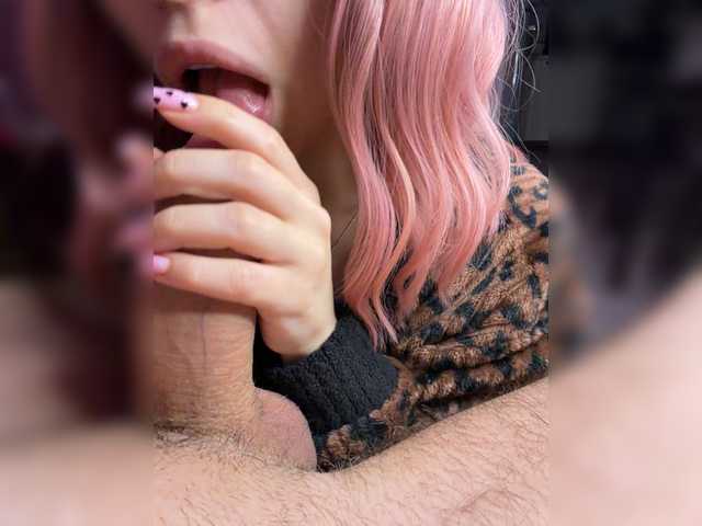 Gratis Live Sexcam mit MyshkaNiks MyshkaNiks