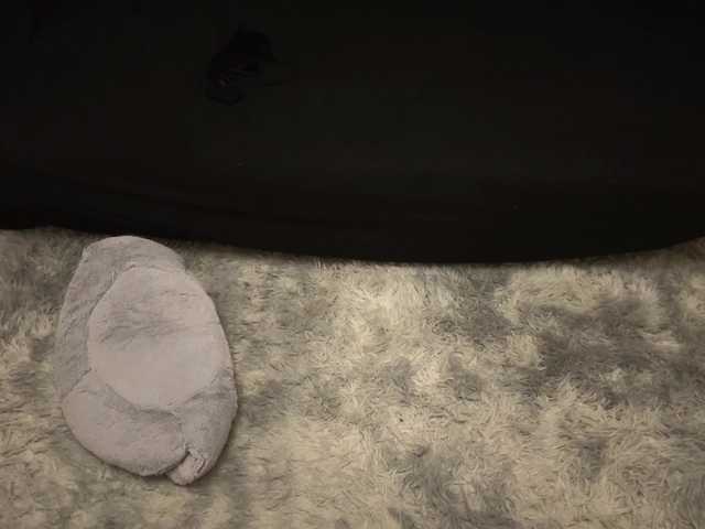 Entra en el chat con el modelo evlintyan evlintyan