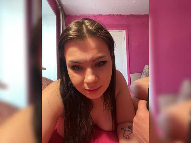 Entra en el chat con el modelo Family707 Family707