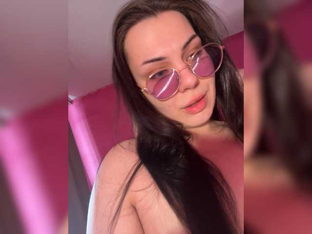 Entrez le videochat erotique avec le
modèle Family707 Family707