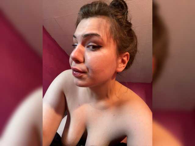 Entra en el chat con el modelo Family707 Family707