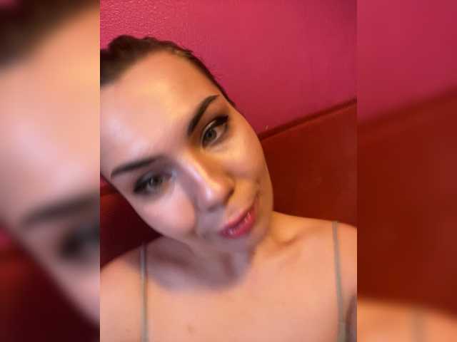 Entra en el chat con el modelo Family707 Family707