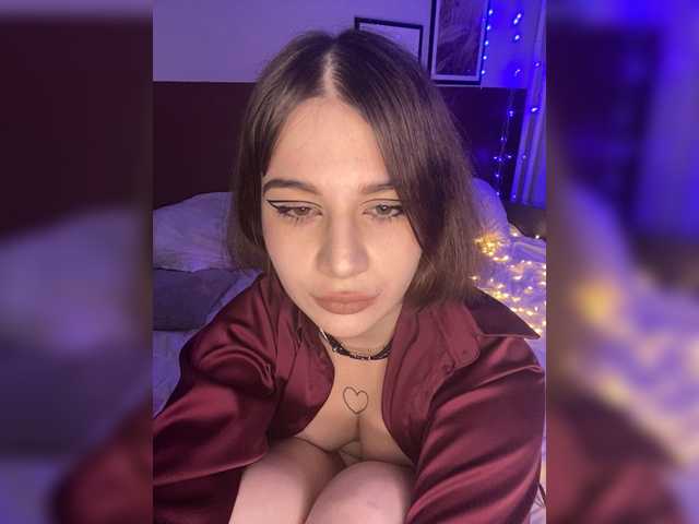 Gratis Live Sexcam mit KrissCherri KrissCherri