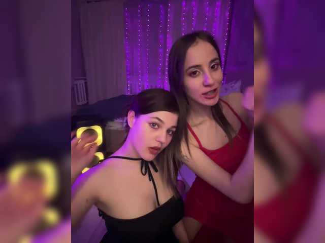 Vai a chattare su SweetPussies_andDick SweetPussies_andDick