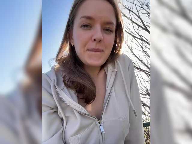 Gratis Live Sexcam mit Lunaaaura Lunaaaura