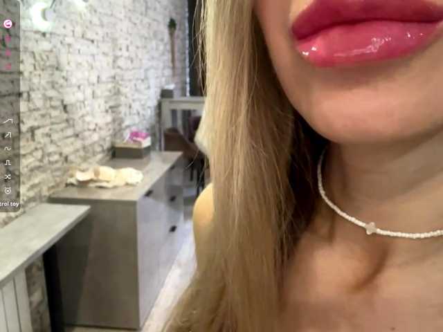 Gratis Live Sexcam mit NicolleReisman NicolleReisman
