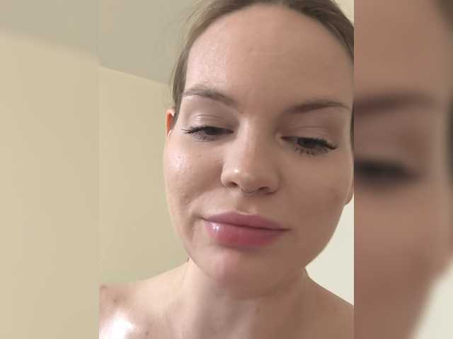 Vai a chattare su PregnantElf PregnantElf