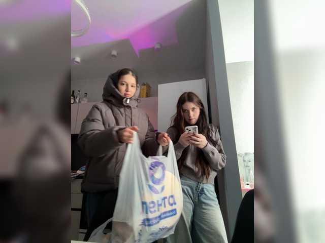 Vai a chattare su Konch-AI Konch-AI