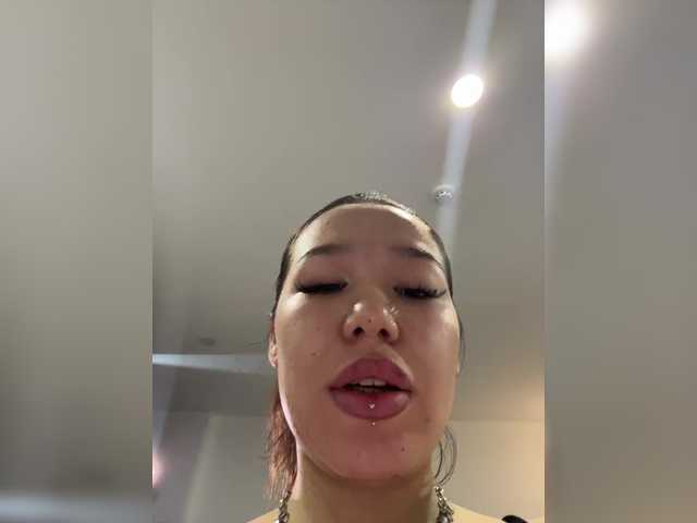 Entra en el chat con el modelo CrazyAngel69 CrazyAngel69