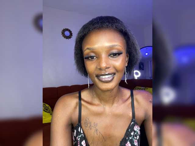 Vai a chattare su Flirtyysheery Flirtyysheery