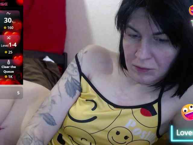 tattooed-girl