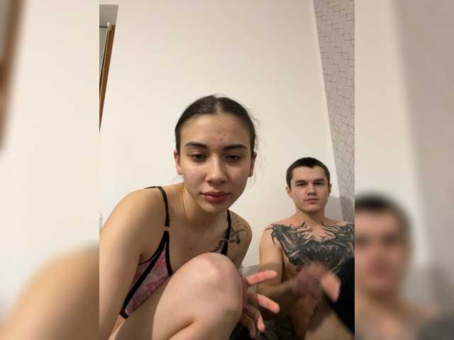 Vai a chattare su AAOneLove AAOneLove