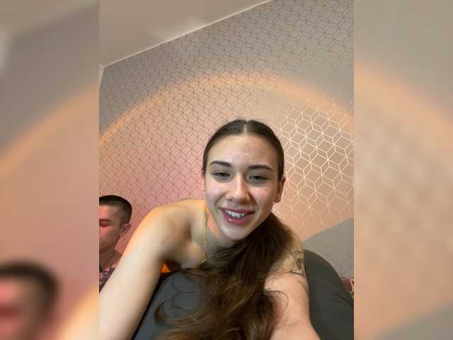 Vai a chattare su AAOneLove AAOneLove