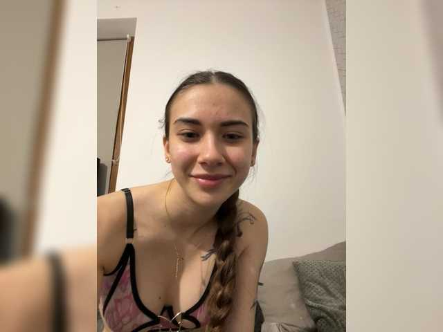 Entra en el chat con el modelo AAOneLove AAOneLove