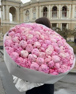 Огромный букет цветов