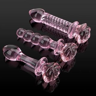 SO MANY DILDOS