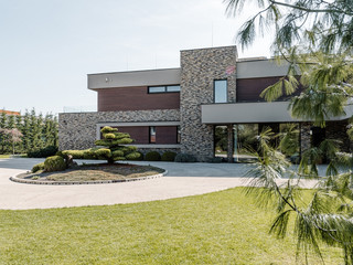 me house