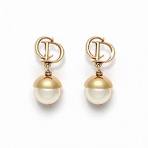 Pearl earrings