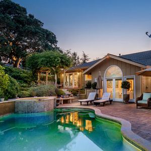 I dream of my own house with a swimming pool