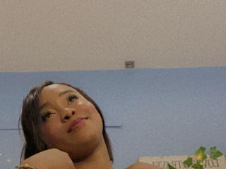 Upss!! exposed tits🫨🔥🤭