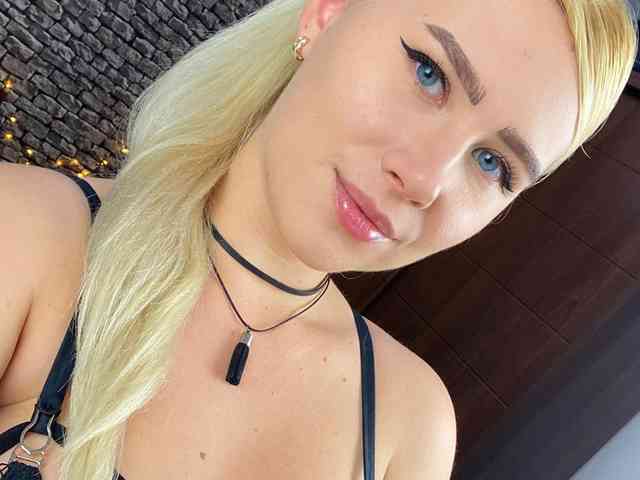 CuteBlondie