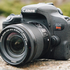 A good DSLR
