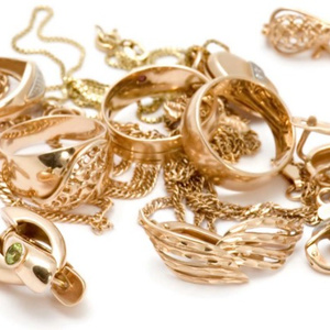 Jewelry made of precious metals and stones