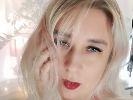 Webcam model Nicolette69V from BongaCams