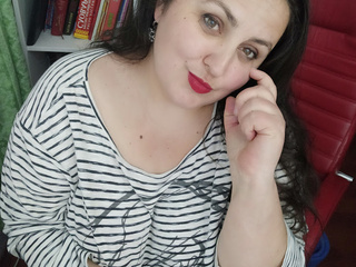 a little red lipstick and I'm irresistible