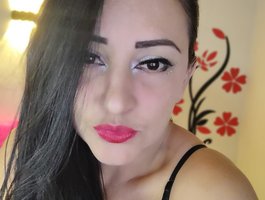 Watch  Ameliarizo live on cam at BongaCams