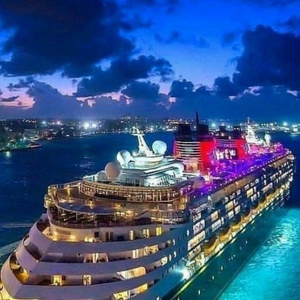 Circumnavigation on a cruise ship