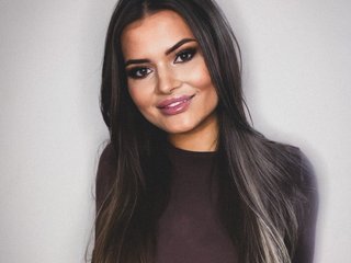 I Live In Miami And I'm A Camming Horny Lady! I Am A Brunette