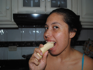 I love to eat bananas