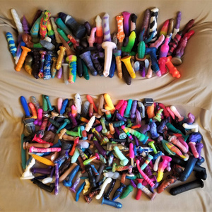 ♥Many dildos to play with you♥
