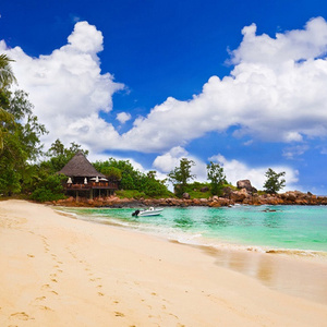 Beach vacation 100,000 tok