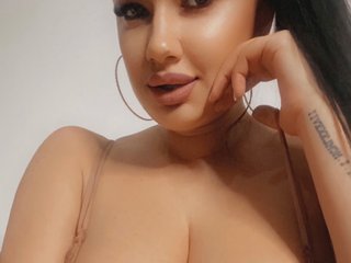 I'm 29 Years Old! A Webcam Lovable Bimbo Is What I Am