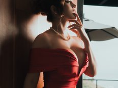 LaraBaker - avatar