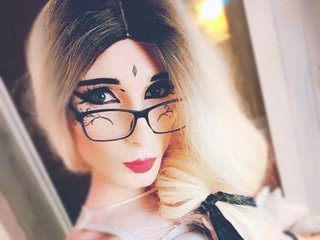 A Live Cam Attractive Shemale Is What I Am, I'm 19, I Am A Blonde