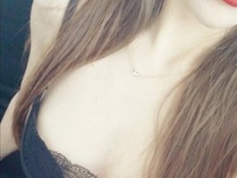 Watch  siennads live on cam at BongaCams