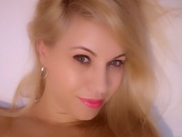 Mya13Live Webcam