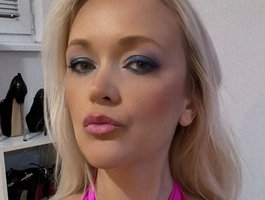 Watch MisstressSabi live on cam at BongaCams