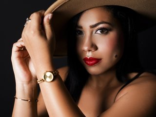 MAAYLIIN_PETITE Avatar