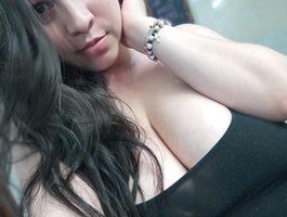 Watch  lillysexworld live on cam at BongaCams